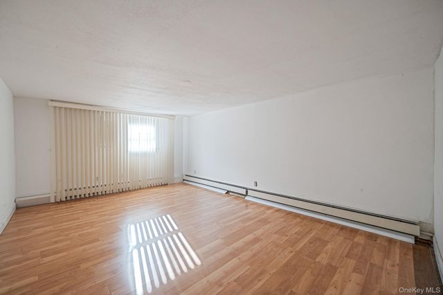 18 Amapola Lane, Kings Park, NY 11754