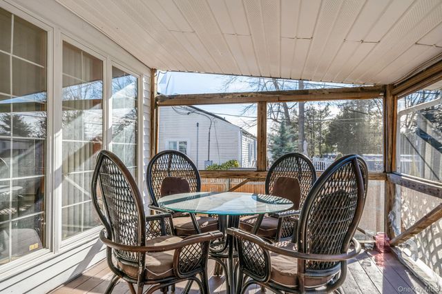 18 Amapola Lane, Kings Park, NY 11754