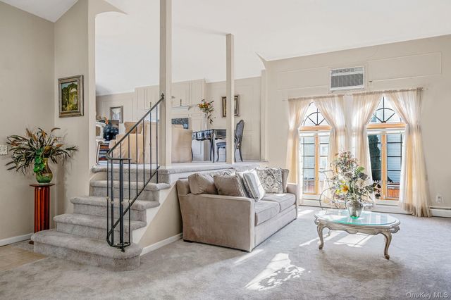 18 Amapola Lane, Kings Park, NY 11754