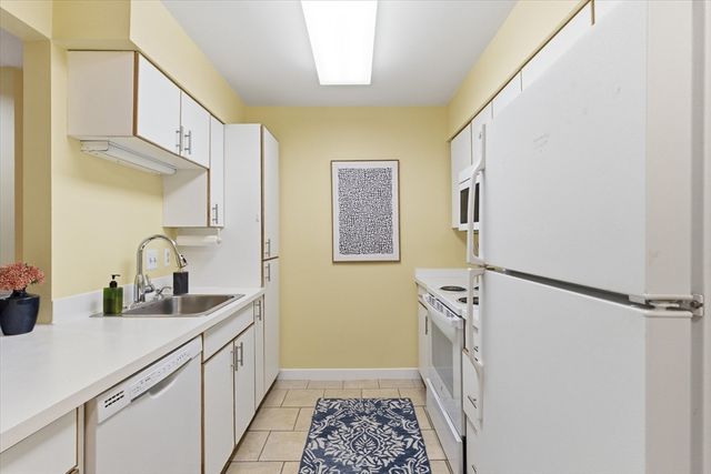 100 Rosemary Way 231, Needham, MA 02494