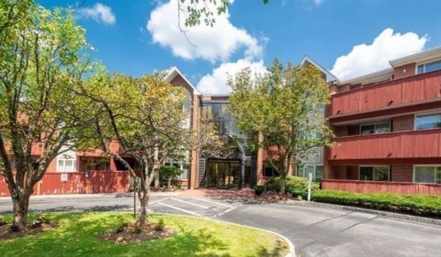 100 Rosemary Way 231, Needham, MA 02494