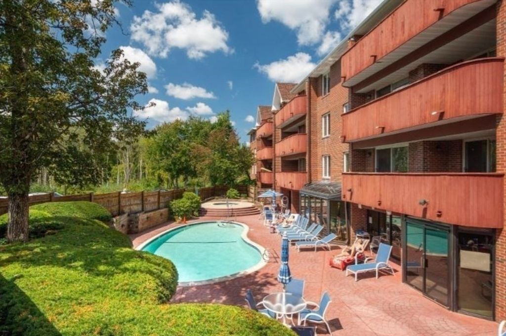 100 Rosemary Way 231, Needham, MA 02494