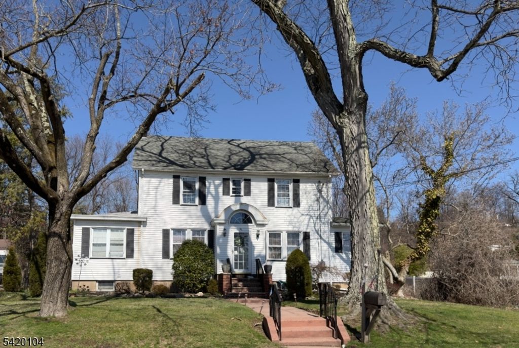 91 Minnisink Rd, Totowa Boro, NJ 07512