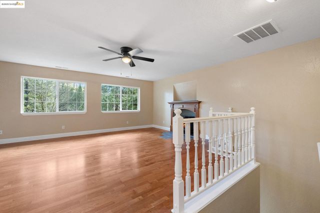 22464 N Tuolumne Rd, Twain Harte, CA 95383