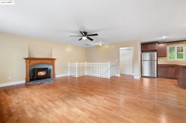 22464 N Tuolumne Rd, Twain Harte, CA 95383