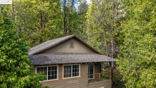 22464 N Tuolumne Rd, Twain Harte, CA 95383