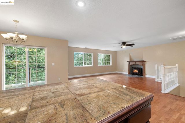 22464 N Tuolumne Rd, Twain Harte, CA 95383