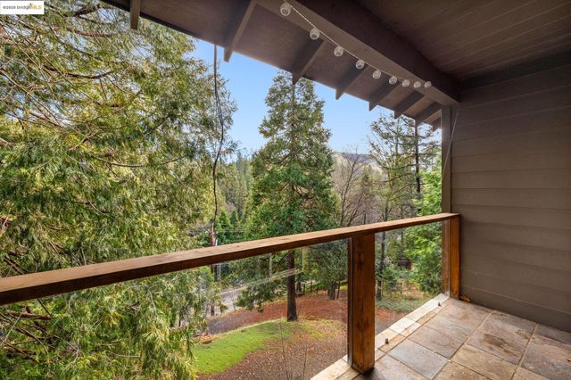 22464 N Tuolumne Rd, Twain Harte, CA 95383