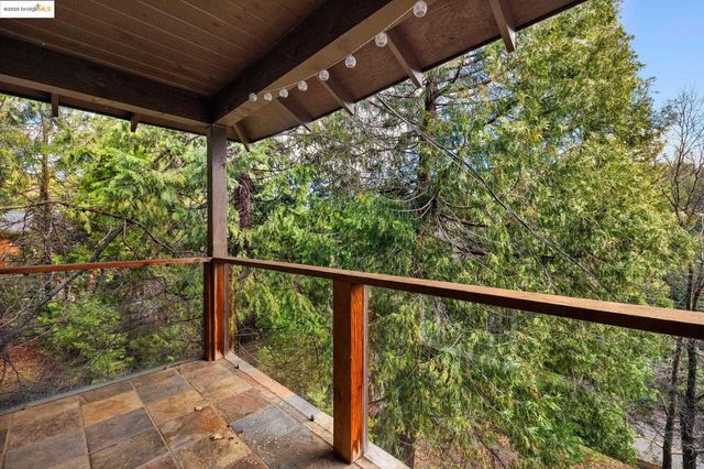 22464 N Tuolumne Rd, Twain Harte, CA 95383