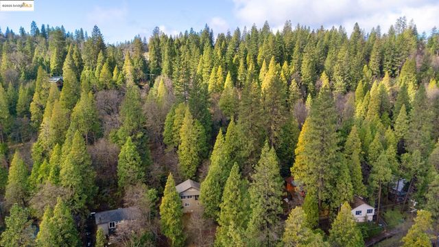 22464 N Tuolumne Rd, Twain Harte, CA 95383