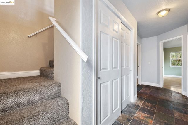 22464 N Tuolumne Rd, Twain Harte, CA 95383