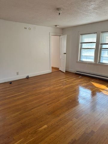 131 Farrington St, Quincy, MA 02170