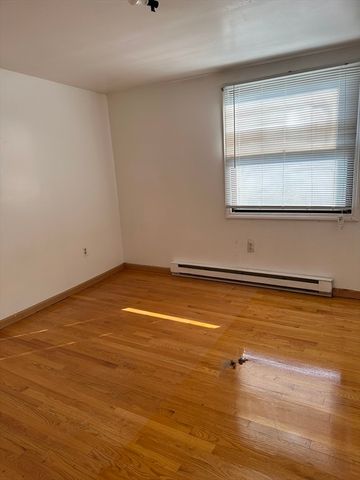 131 Farrington St, Quincy, MA 02170