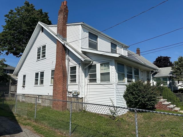131 Farrington St, Quincy, MA 02170