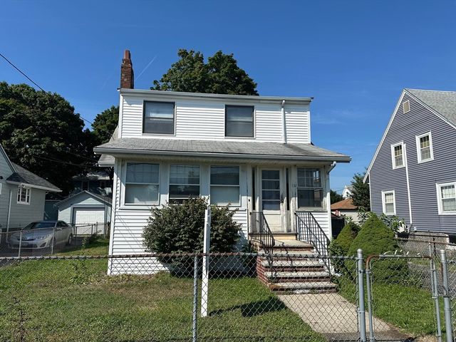 131 Farrington St, Quincy, MA 02170