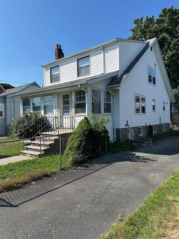 131 Farrington St, Quincy, MA 02170