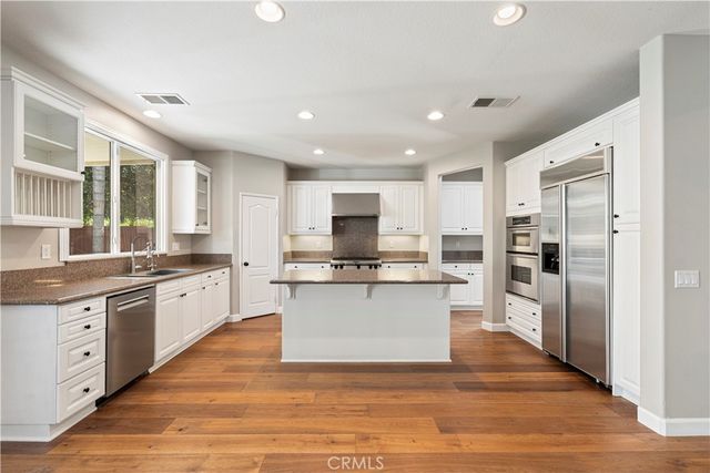 45000 Vine Cliff, Temecula, CA 92592