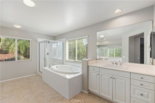 45000 Vine Cliff, Temecula, CA 92592