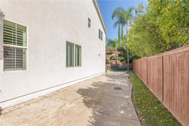 45000 Vine Cliff, Temecula, CA 92592