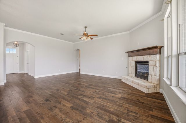 1038 Mickelson Drive, Granbury, TX 76048