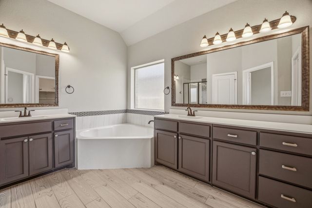 1038 Mickelson Drive, Granbury, TX 76048