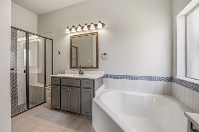 1038 Mickelson Drive, Granbury, TX 76048