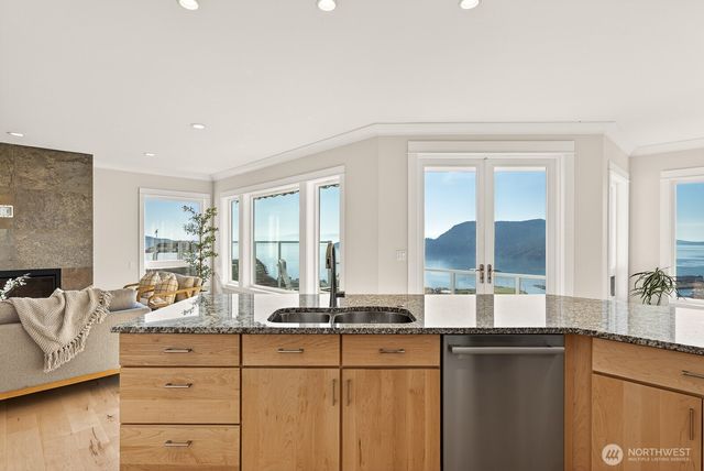 2402 Highland Drive, Anacortes, WA 98221