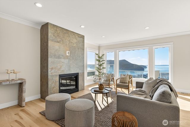 2402 Highland Drive, Anacortes, WA 98221