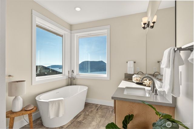 2402 Highland Drive, Anacortes, WA 98221