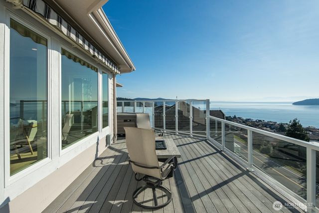 2402 Highland Drive, Anacortes, WA 98221