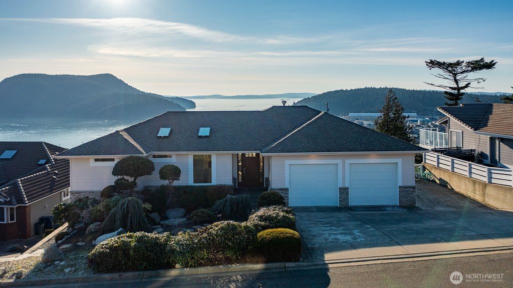 2402 Highland Drive, Anacortes, WA 98221