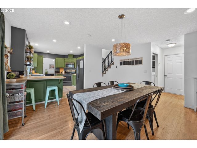 2343 Se WILLIAMS Dr, Gresham, OR 97080