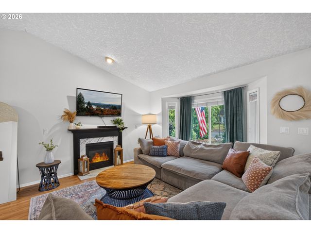 2343 Se WILLIAMS Dr, Gresham, OR 97080