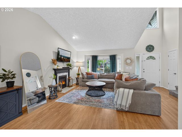 2343 Se WILLIAMS Dr, Gresham, OR 97080