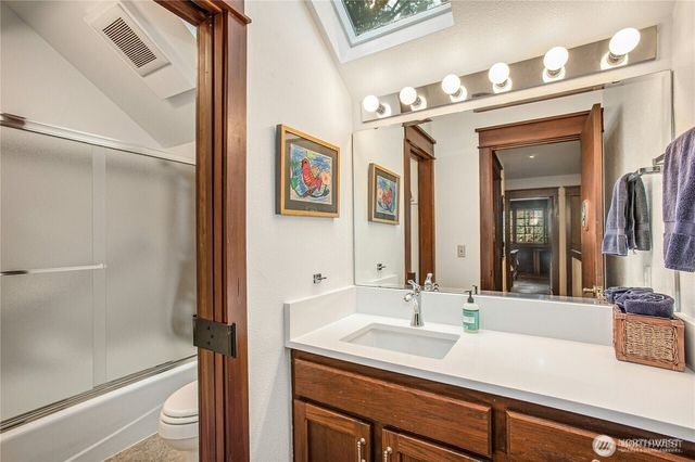 1815 102nd Place SE, Bellevue, WA 98004