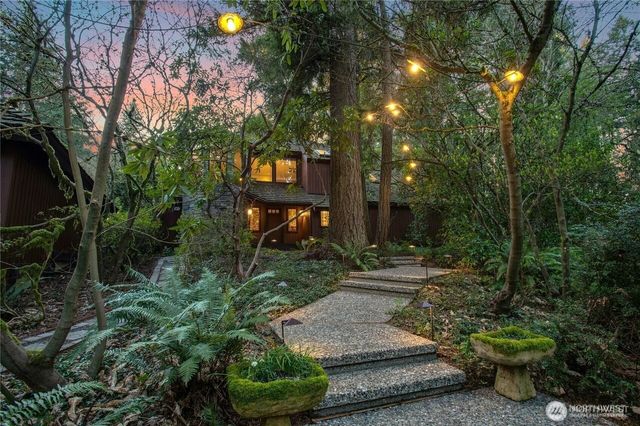 1815 102nd Place SE, Bellevue, WA 98004