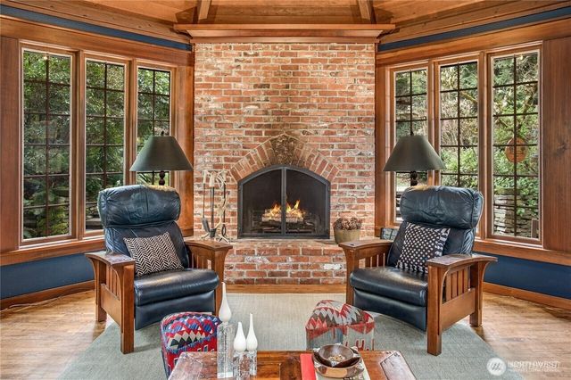 1815 102nd Place SE, Bellevue, WA 98004