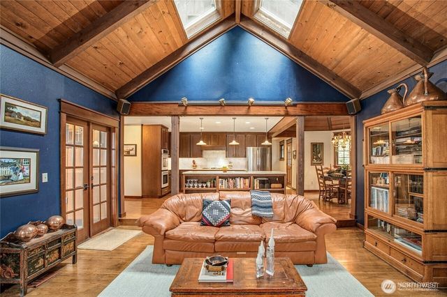 1815 102nd Place SE, Bellevue, WA 98004
