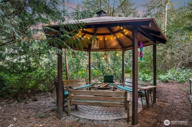 1815 102nd Place SE, Bellevue, WA 98004