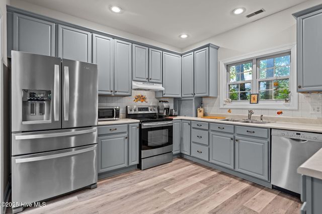 109 E Sanderling Circle, Hampstead, NC 28443