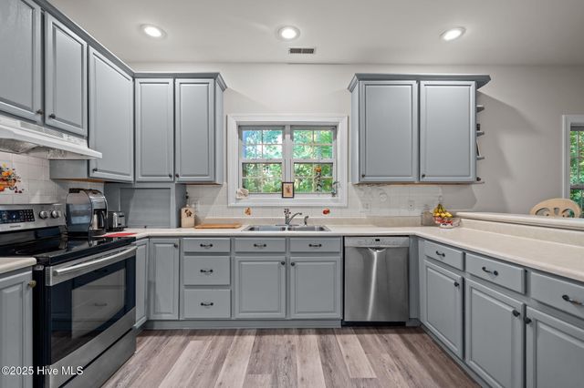 109 E Sanderling Circle, Hampstead, NC 28443