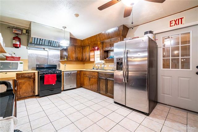 2605 S Cesar Chavez Road S, Edinburg, TX 78542