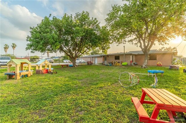 2605 S Cesar Chavez Road S, Edinburg, TX 78542