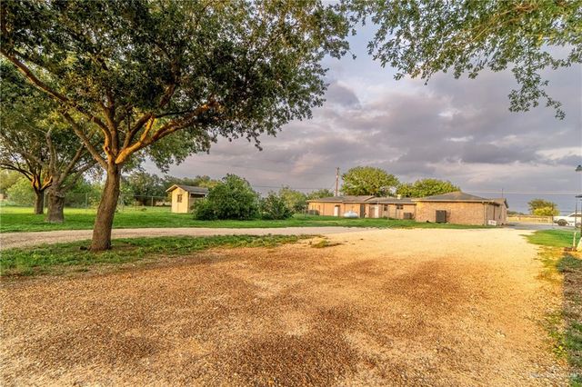 2605 S Cesar Chavez Road S, Edinburg, TX 78542