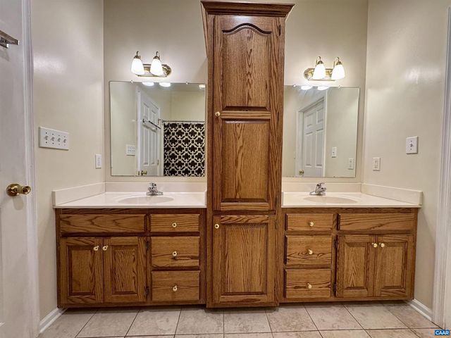 18 FOREST VIEW LN, Fishersville, VA 22939