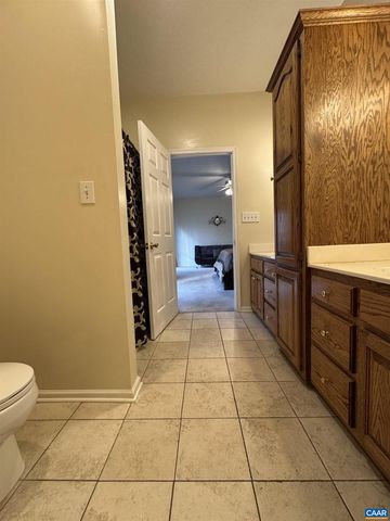 18 FOREST VIEW LN, Fishersville, VA 22939