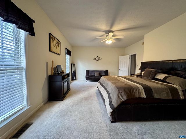 18 FOREST VIEW LN, Fishersville, VA 22939