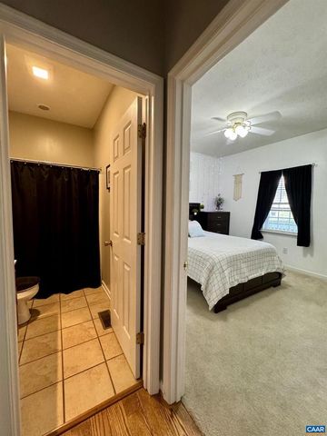 18 FOREST VIEW LN, Fishersville, VA 22939