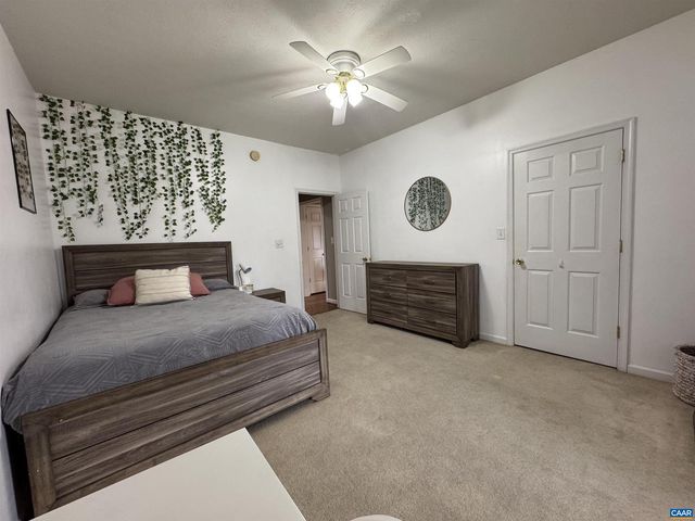 18 FOREST VIEW LN, Fishersville, VA 22939