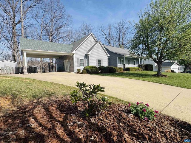 18 FOREST VIEW LN, Fishersville, VA 22939